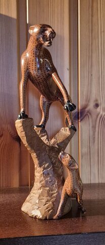 Sculpture guépard bois poli – artisanat africain