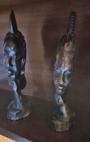 Reine et Roi de Casamance – 2 bustes bois sculpté sur panneau – Sénégal