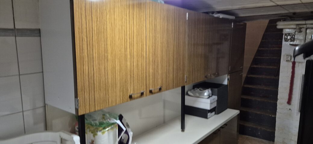 Cuisine vintage formica complète – années 60 – meubles hauts, bas et table
