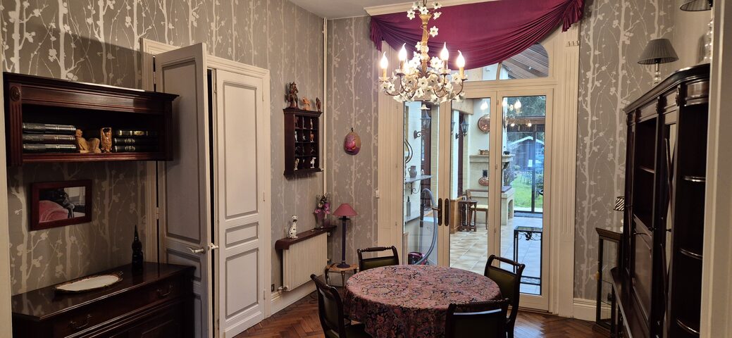 Vide-pièce salon / salle à manger – meubles acajou, ensemble Empire & déco – prix selon articles