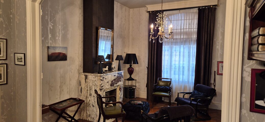 Vide-pièce salon / salle à manger – meubles acajou, ensemble Empire & déco – prix selon articles