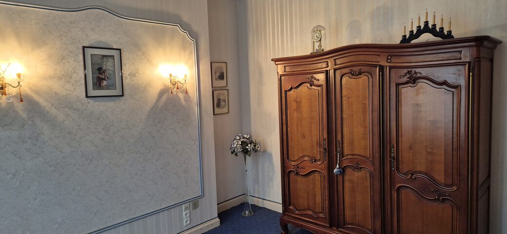 Vide-chambre style Louis XV – meubles et déco – prix selon articles