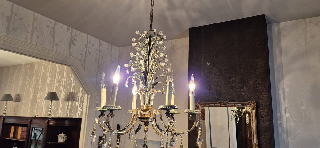 Lustre ancien bronze doré pendeloques cristal – style Louis XVI – 6 bras