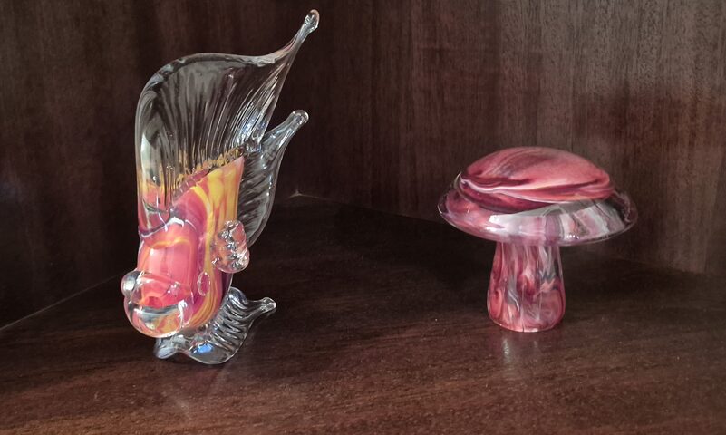 Lot 2 objets verre soufflé coloré – poisson et champignon